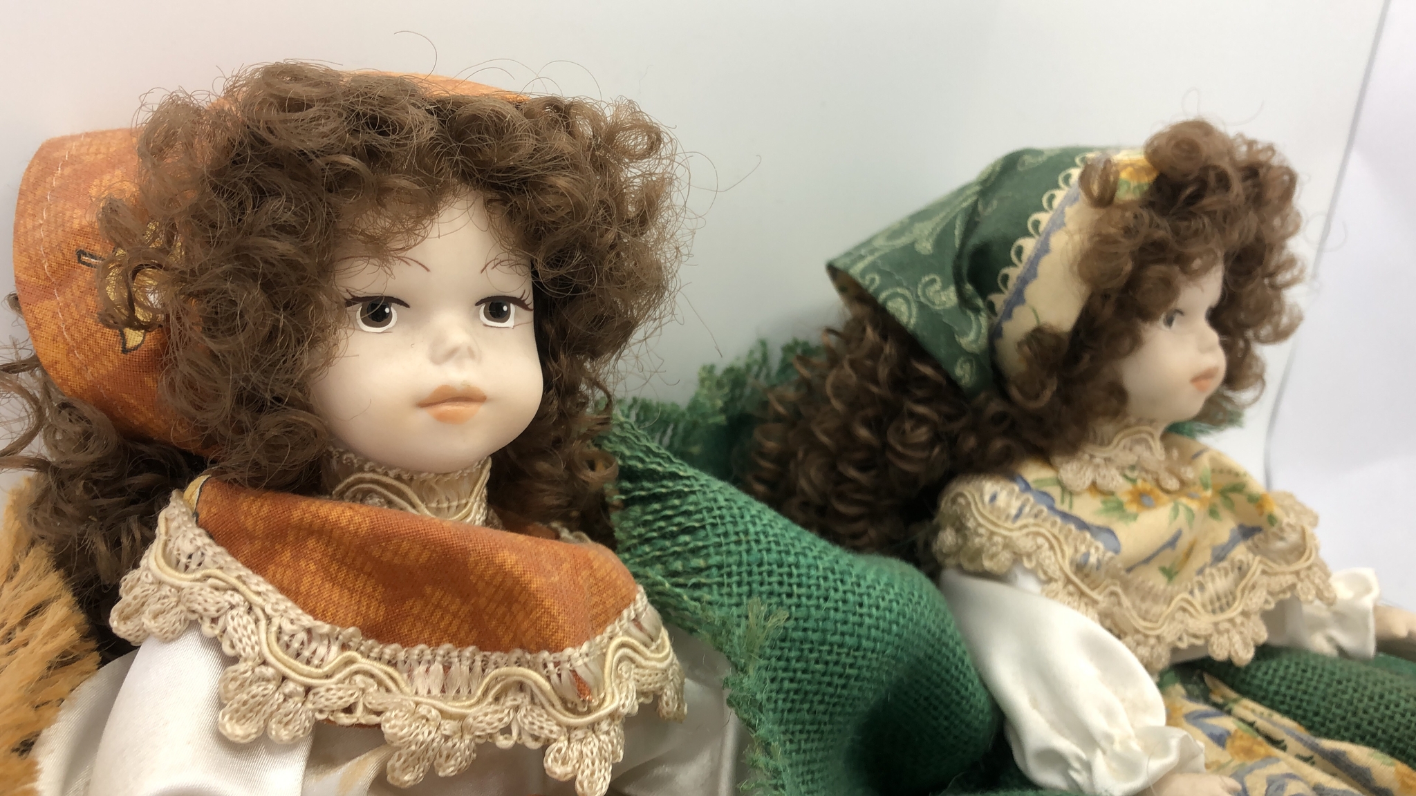 Coppia bambole di porcellana