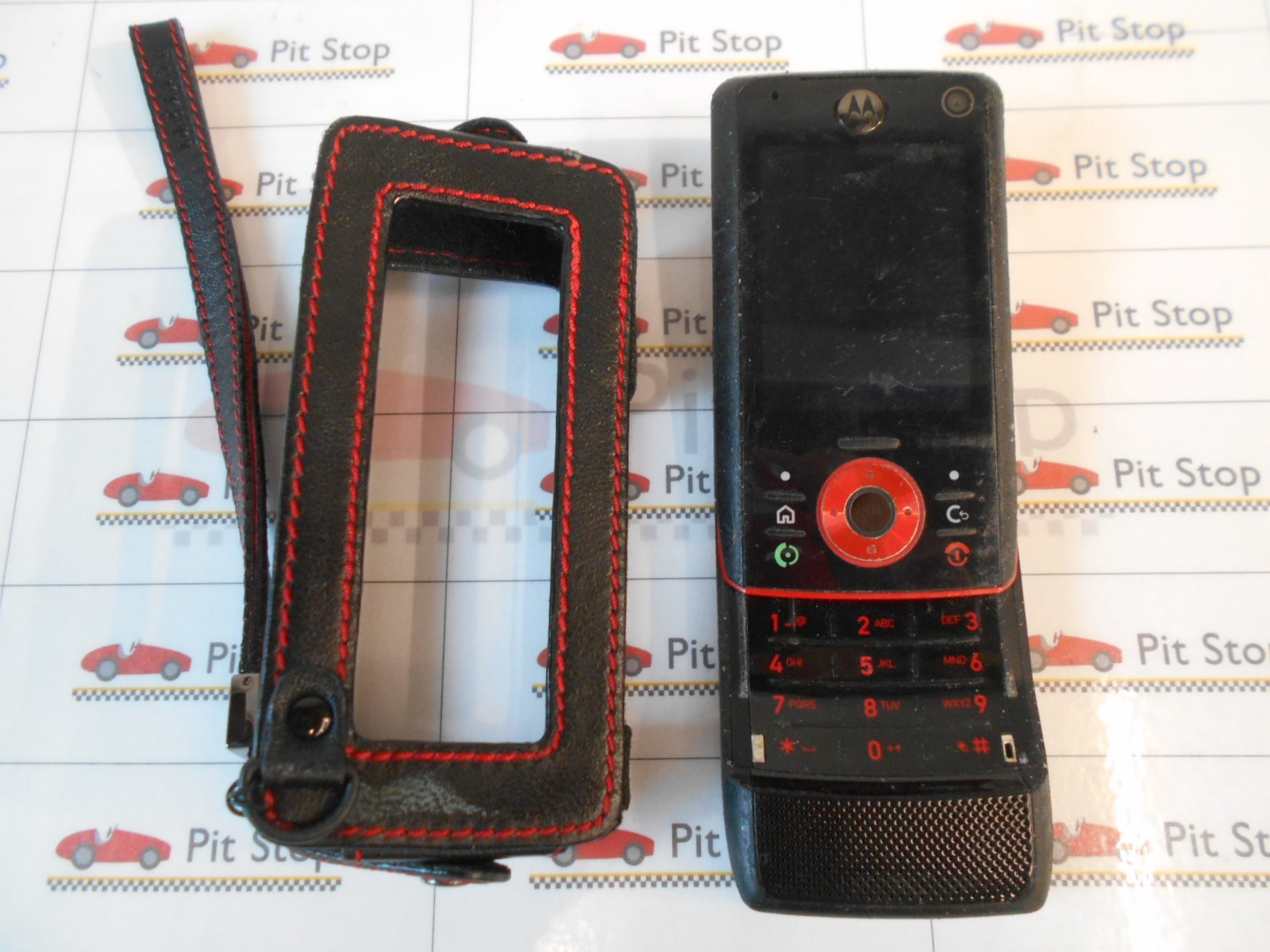 Ferrari cellulare Motorola RIZR Z8 con alcune imperfezioni