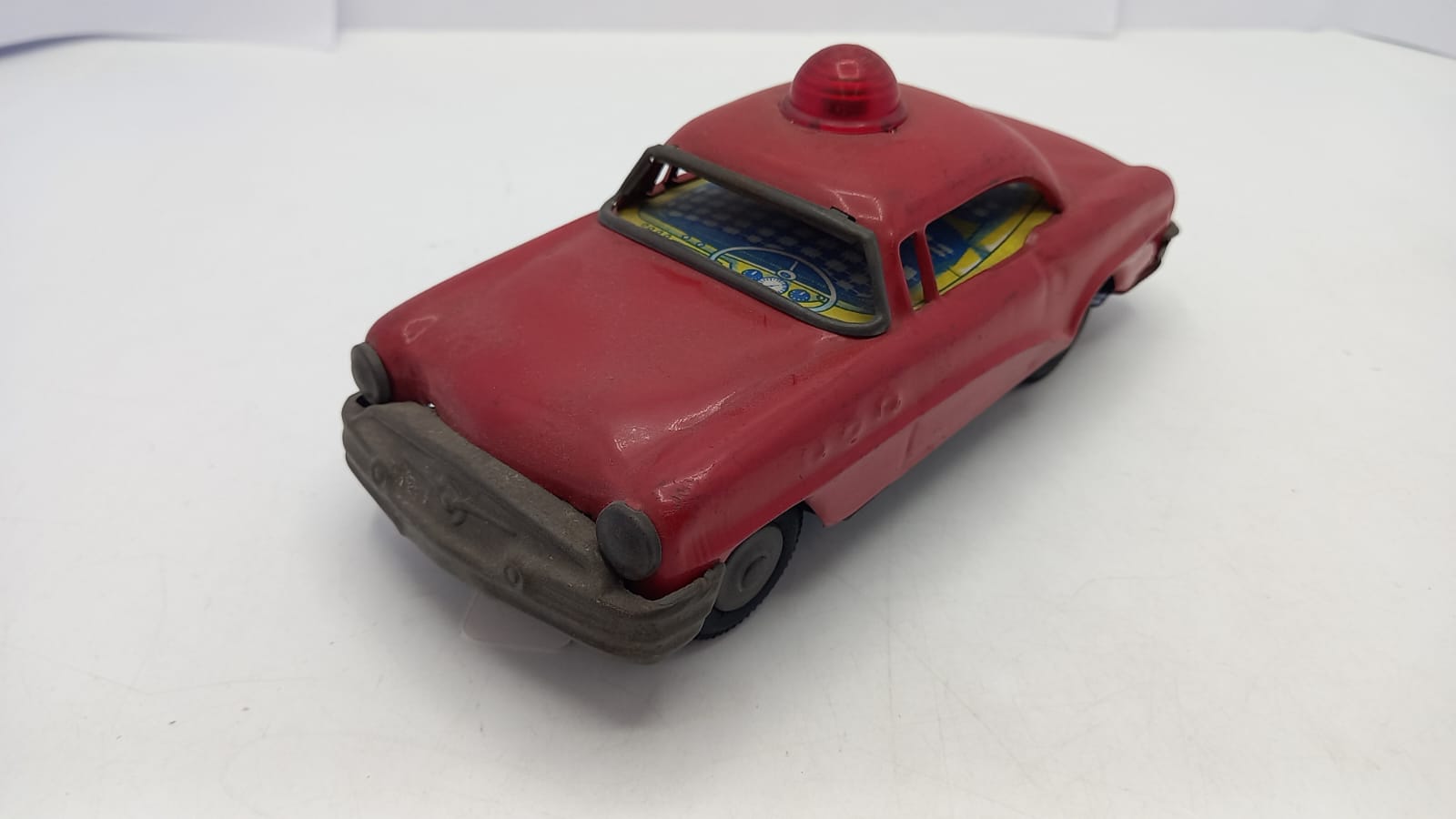 Automobilina in latta giocattolo vintage