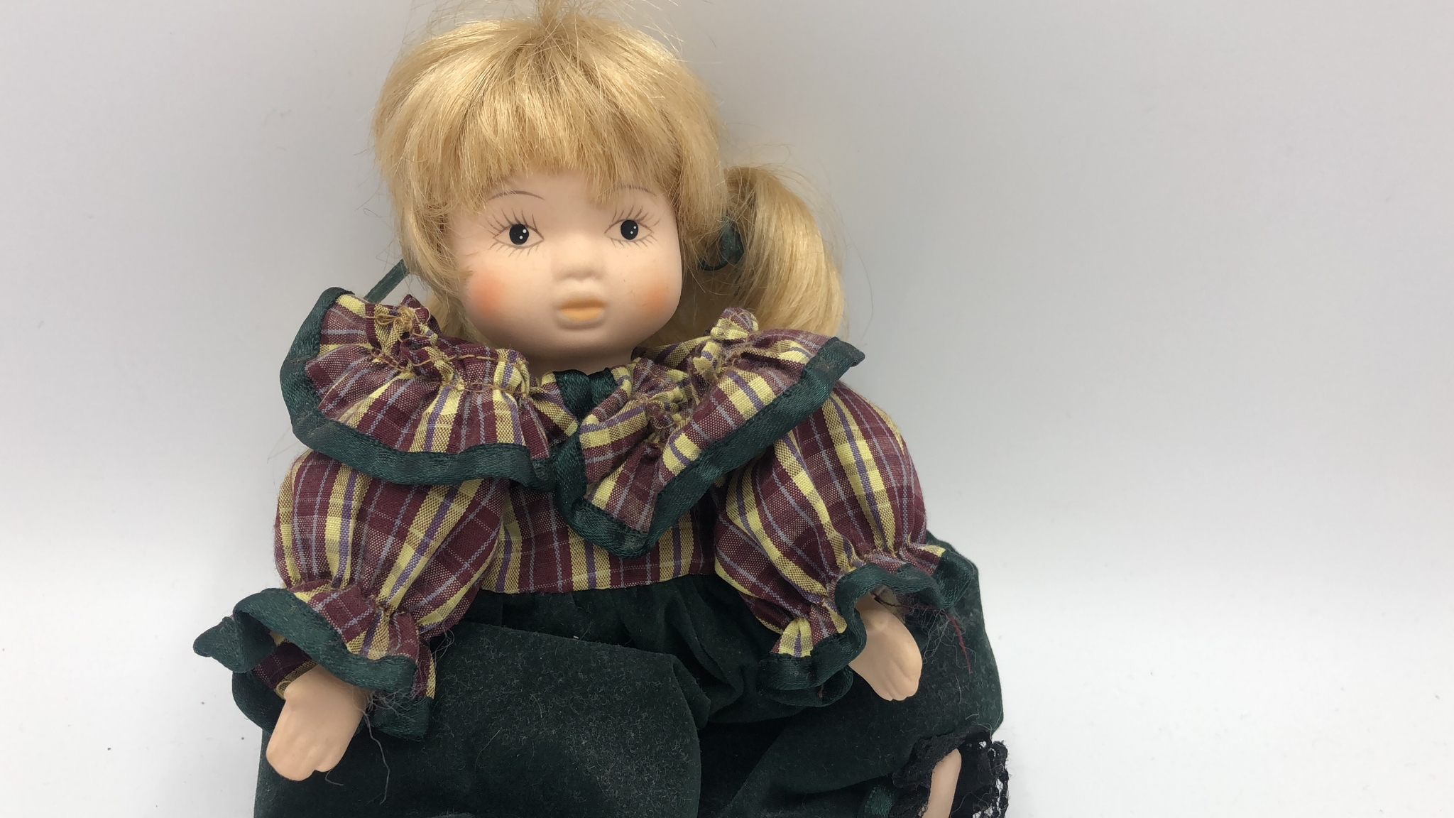 Bambola di porcellana vintage